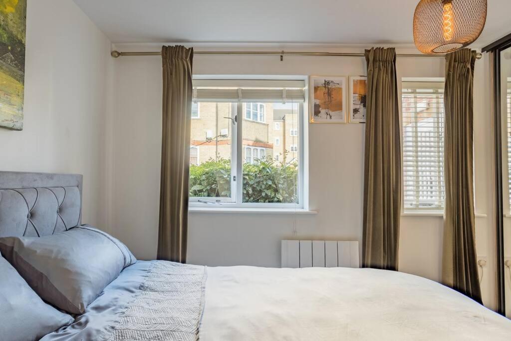 Bright &Spacious One Bedroom Flat Off Canary Wharf Londra Esterno foto