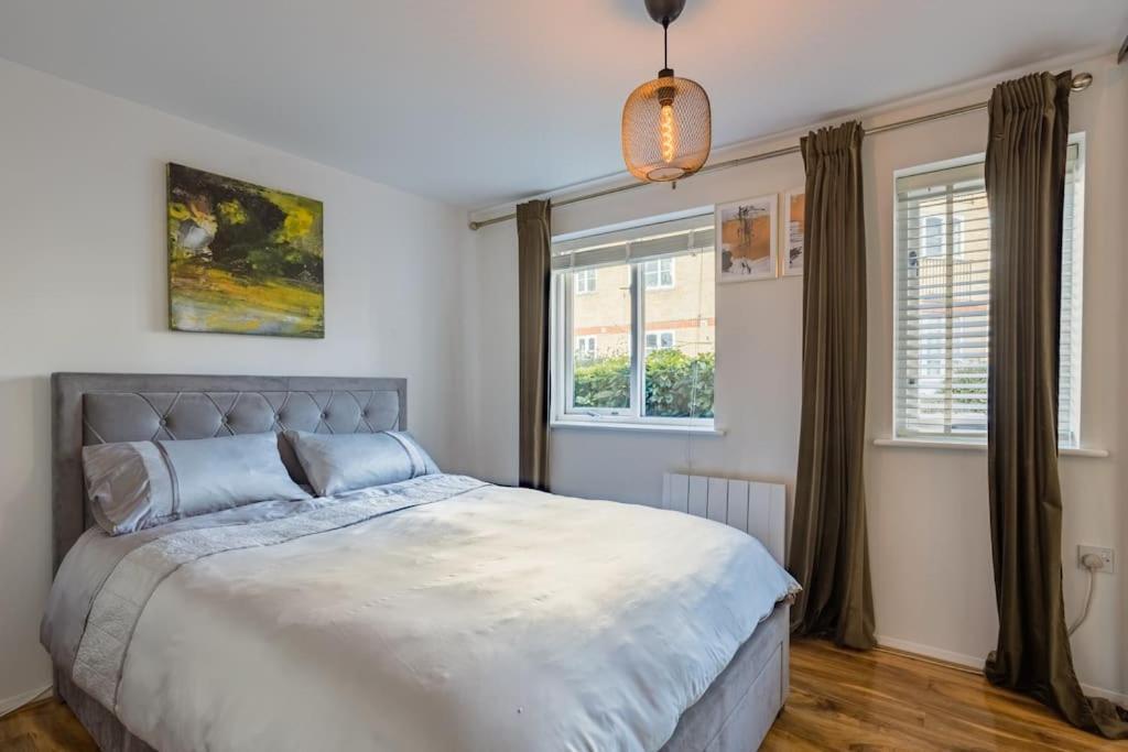 Bright &Spacious One Bedroom Flat Off Canary Wharf Londra Esterno foto