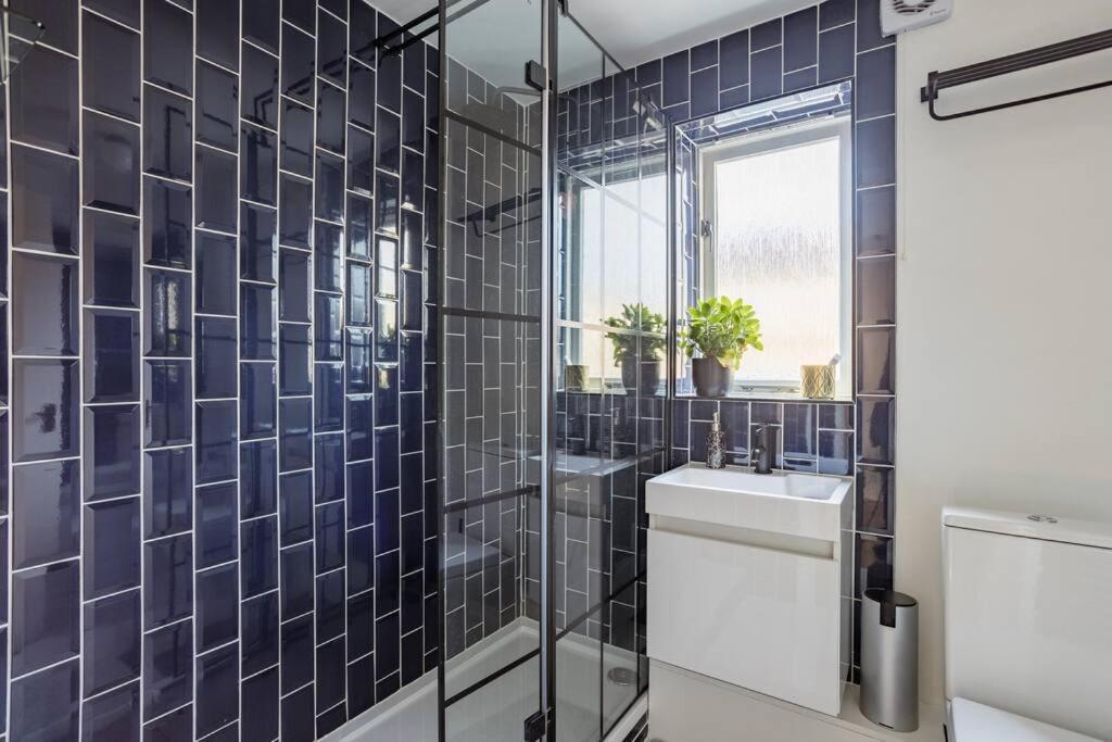 Bright &Spacious One Bedroom Flat Off Canary Wharf Londra Esterno foto